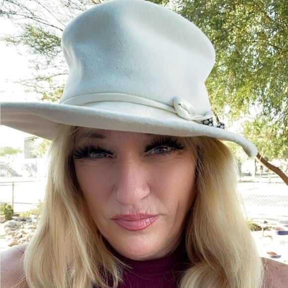 Vintage Saks Fifth Avenue Felt Hat Beige main image 4